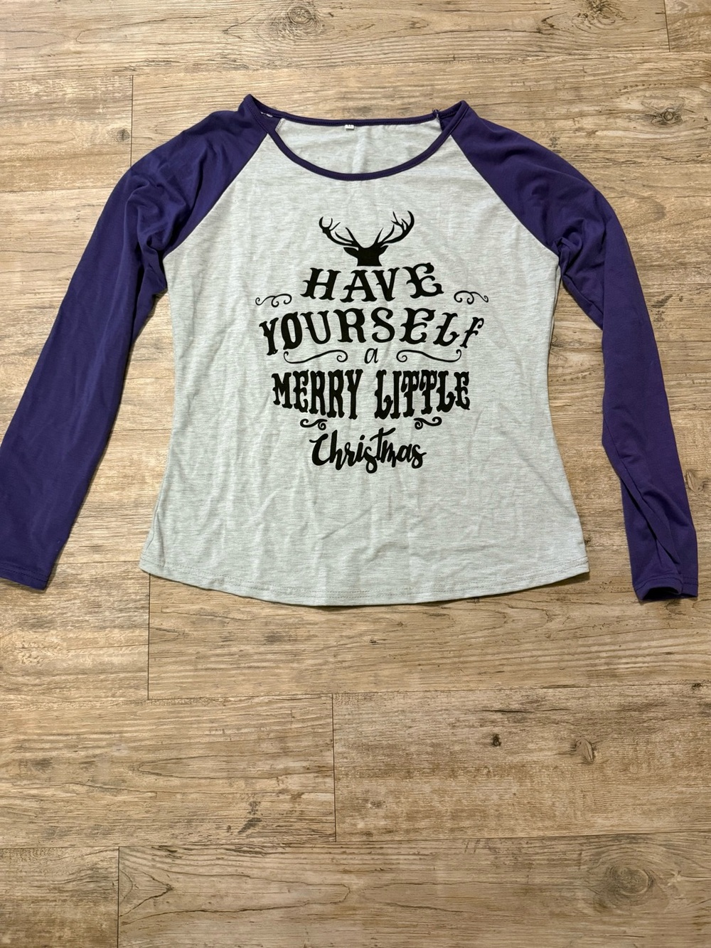 Women's Gray and Purple Raglan Christmas Graphic Top